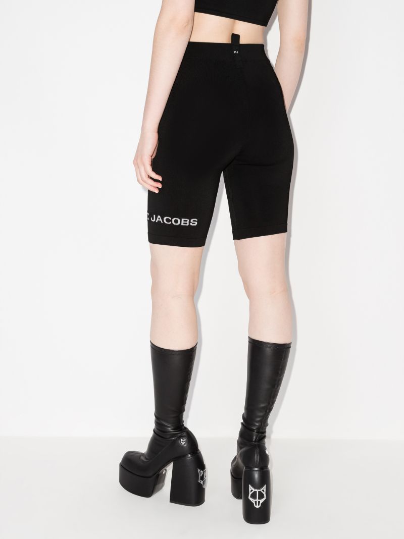 The T-shorts Long Logo Shorts