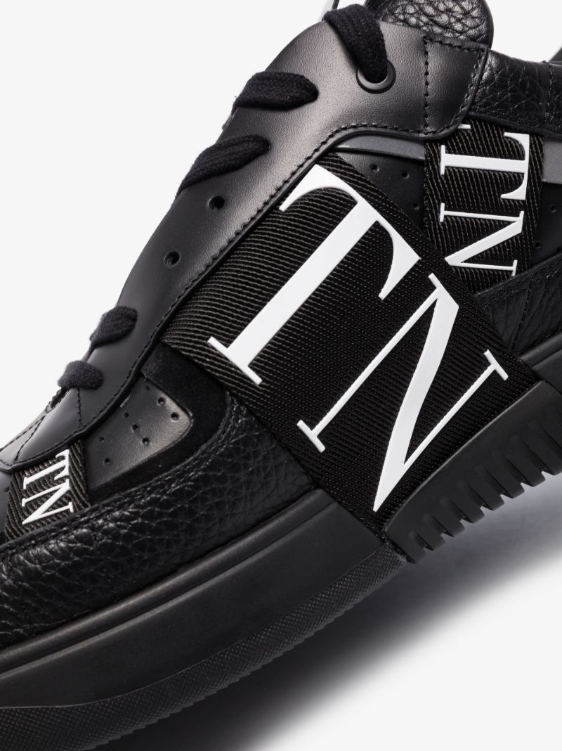 Black Vl7n Low Top Leather Sneakers