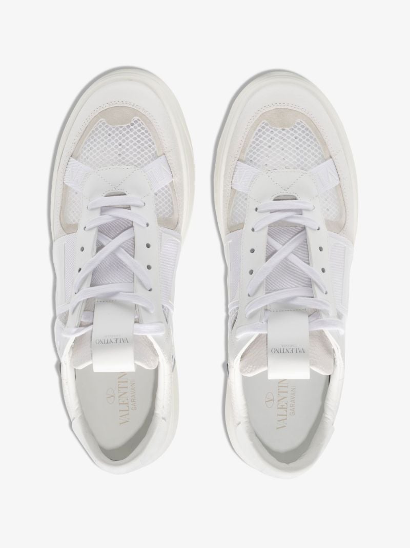 White Vl7n Low Top Leather Sneakers