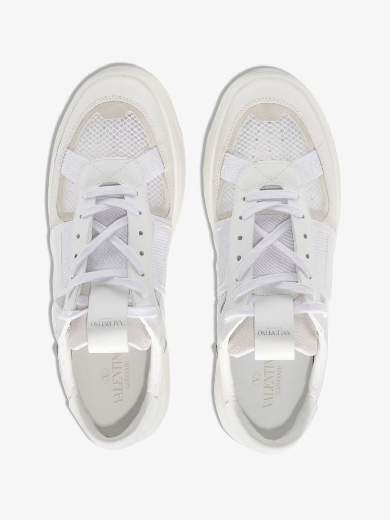 White Vl7n Low Top Leather Sneakers