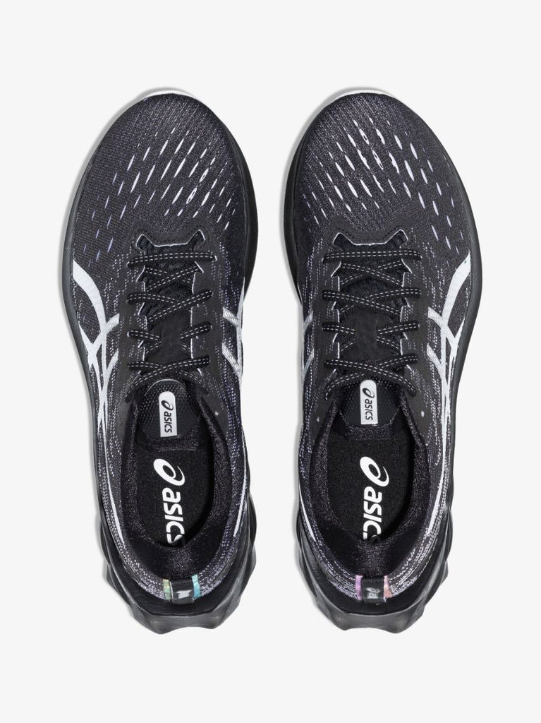 Black Run Novablast 2 Sneakers