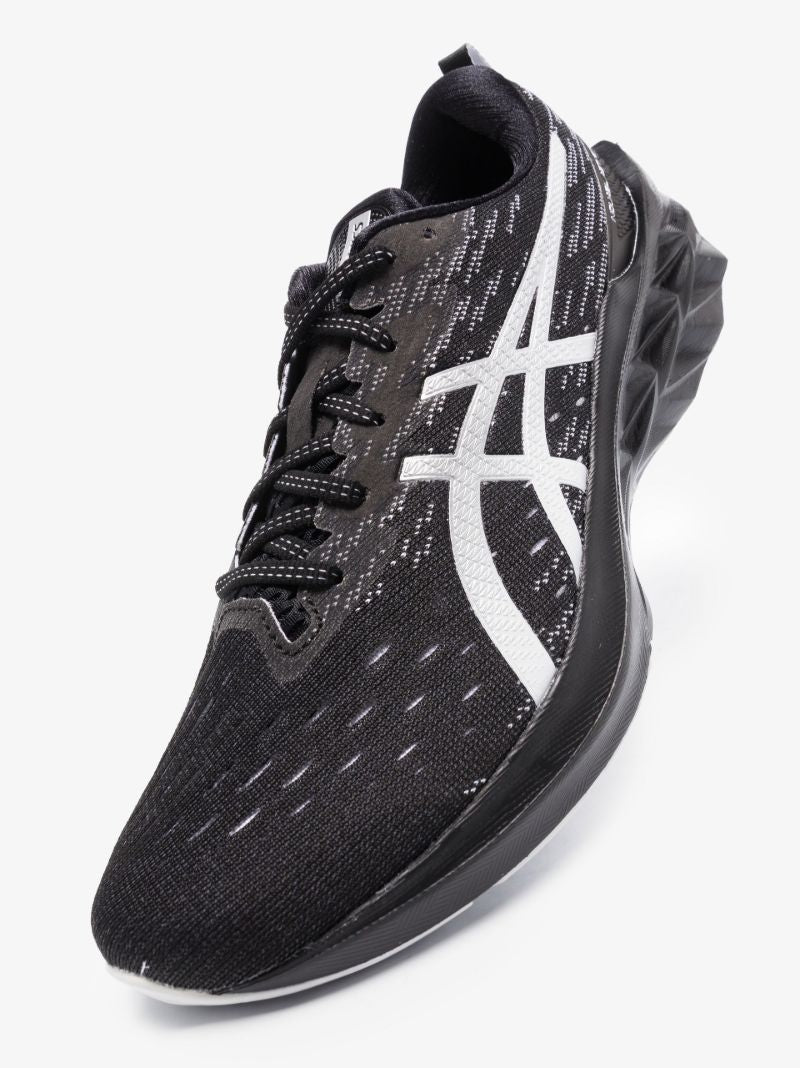 Black Run Novablast 2 Sneakers