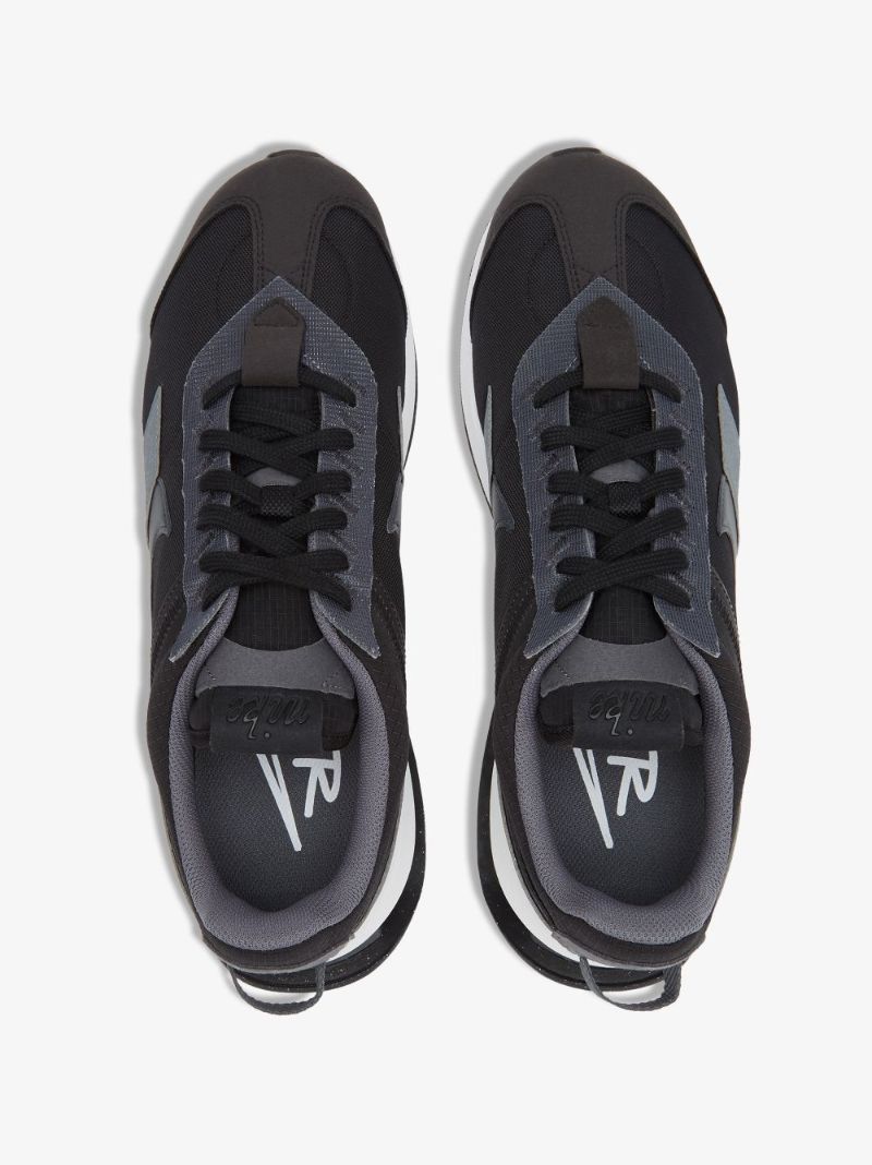 Black Air Max Pre-day Sneakers
