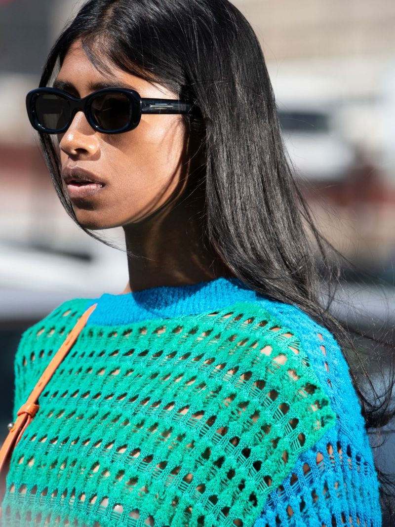Black Tambu 01 Oval Sunglasses