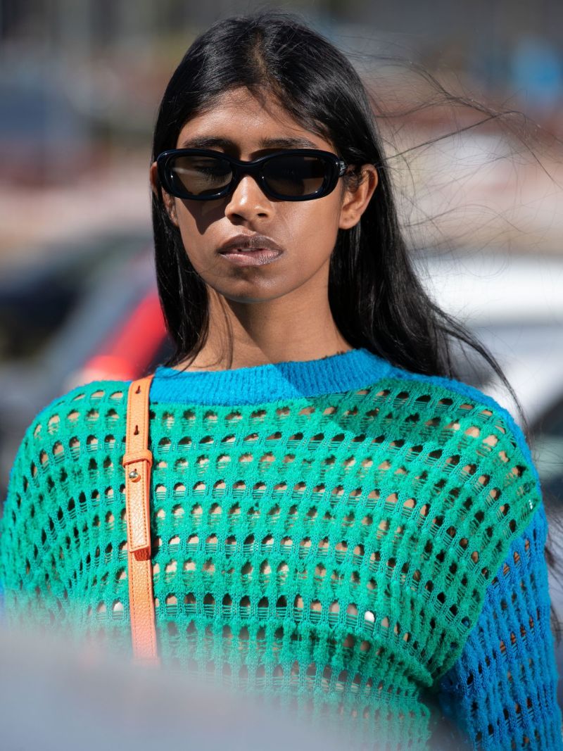 Black Tambu 01 Oval Sunglasses
