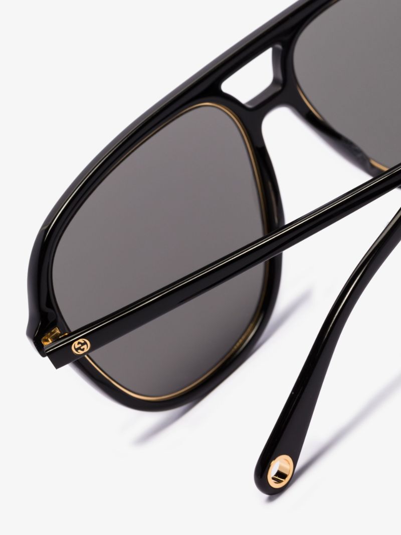 Black Aviator-style Sunglasses