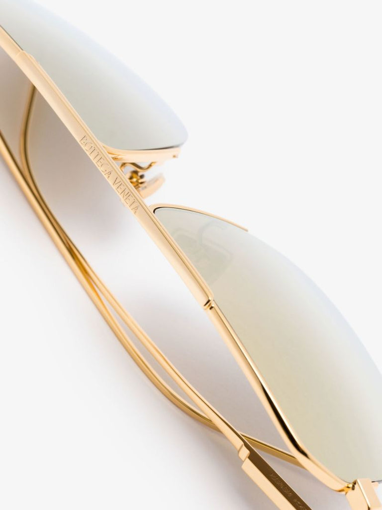 Gold Tone Aviator-style Sunglasses