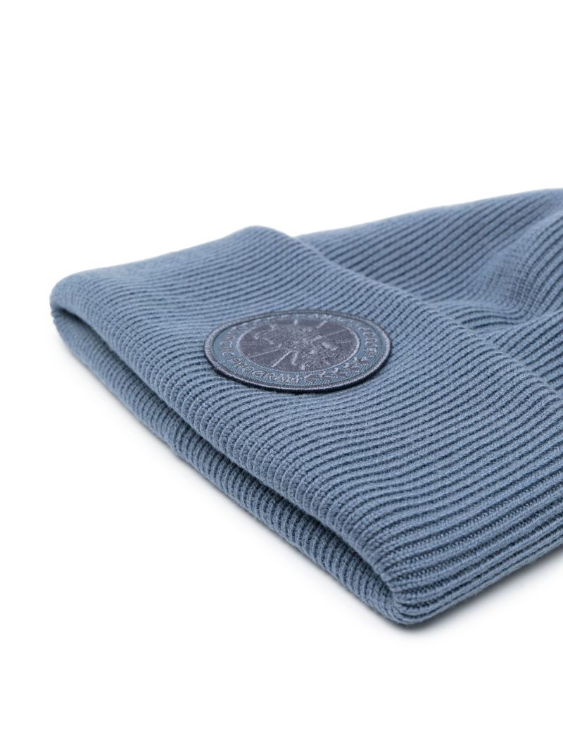 Blue Arctic Disc Ribbed-knit Beanie Hat