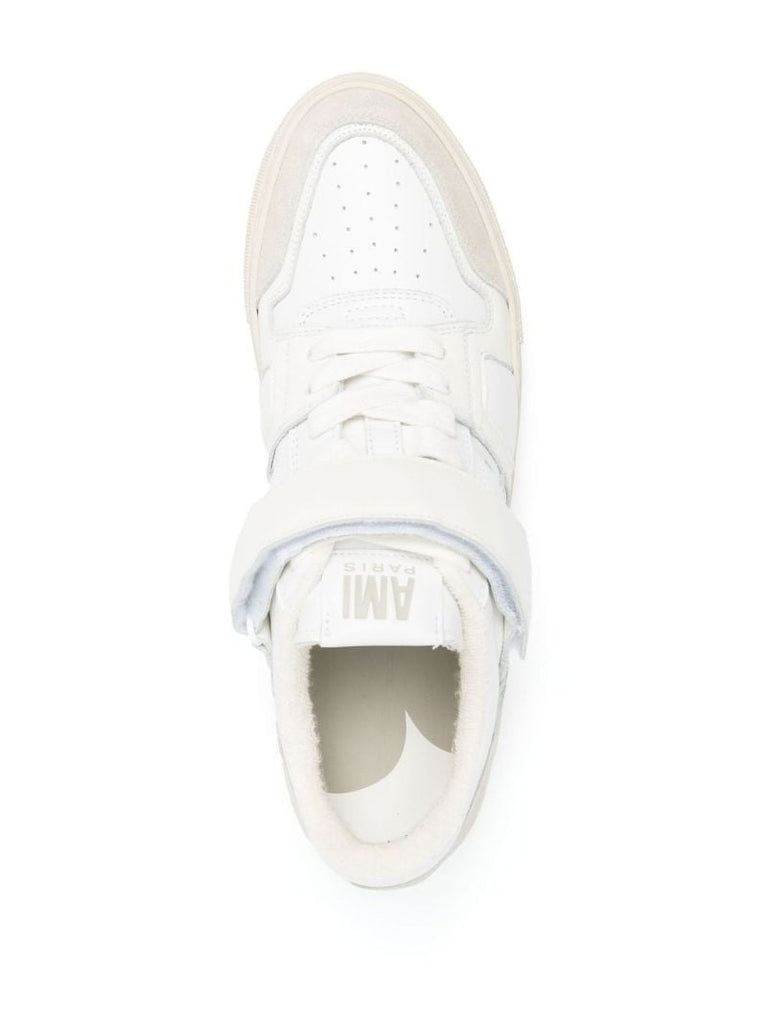 White Ami De Coeur Leather Sneakers