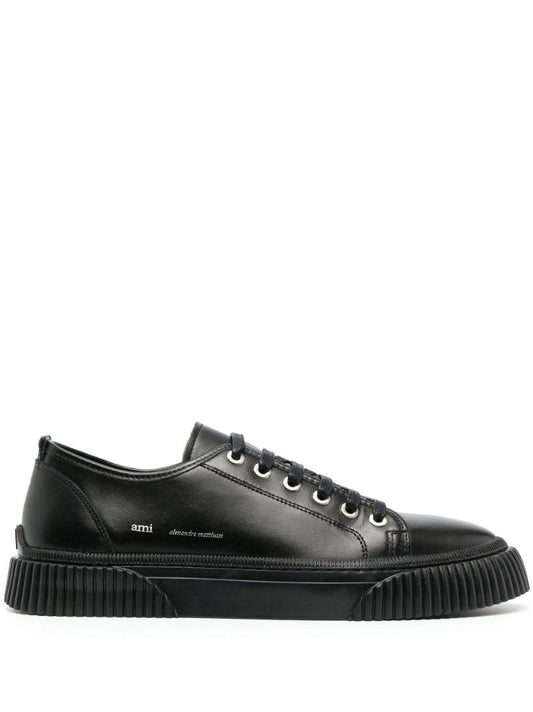 Black Low-top Leather Sneakers