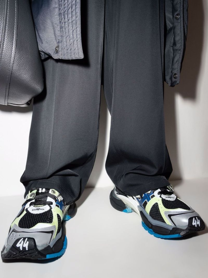 Black Runner Low Top Sneakers