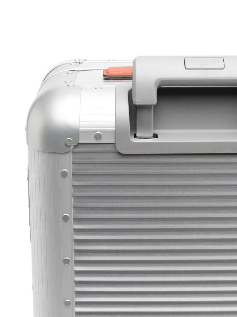 Silver Bank Spinner 68 Suitcase