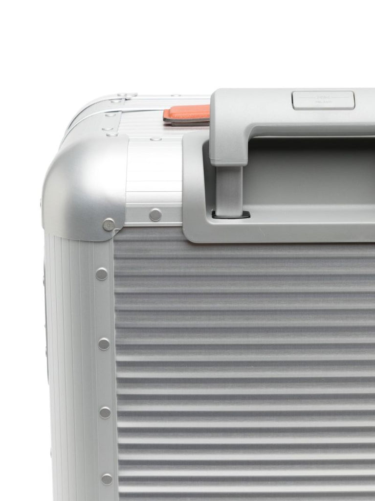 Silver Bank Spinner 68 Suitcase