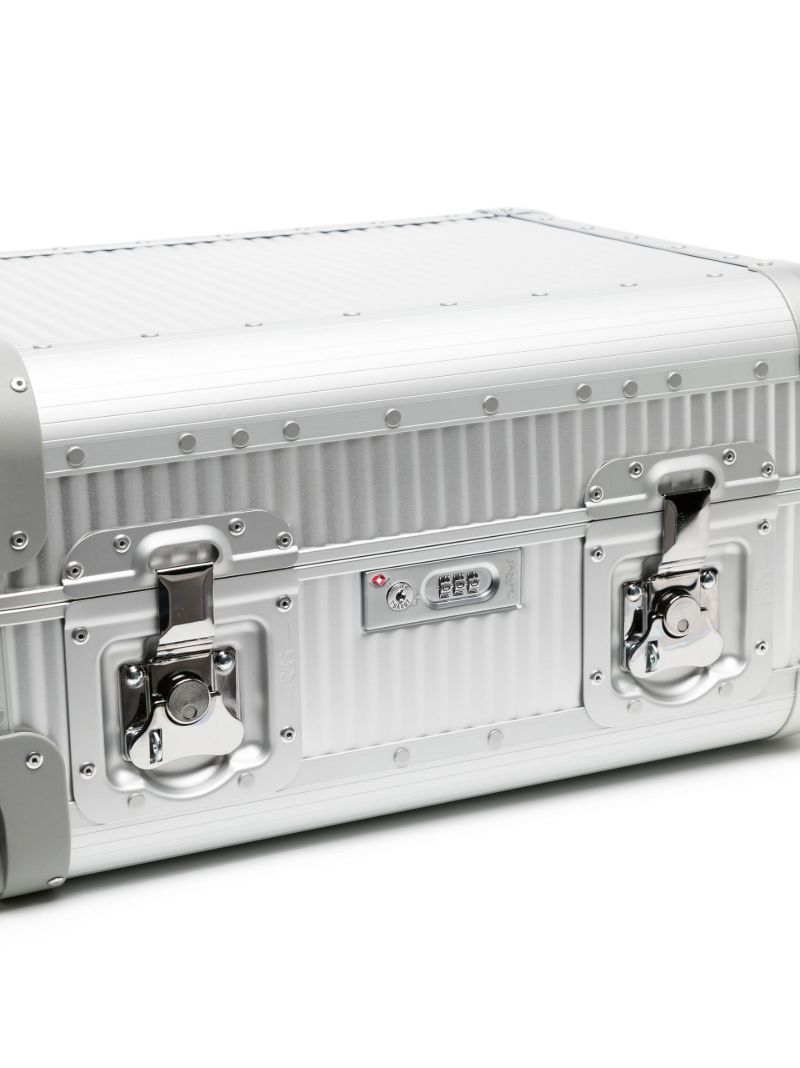 Silver Bank Spinner 68 Suitcase