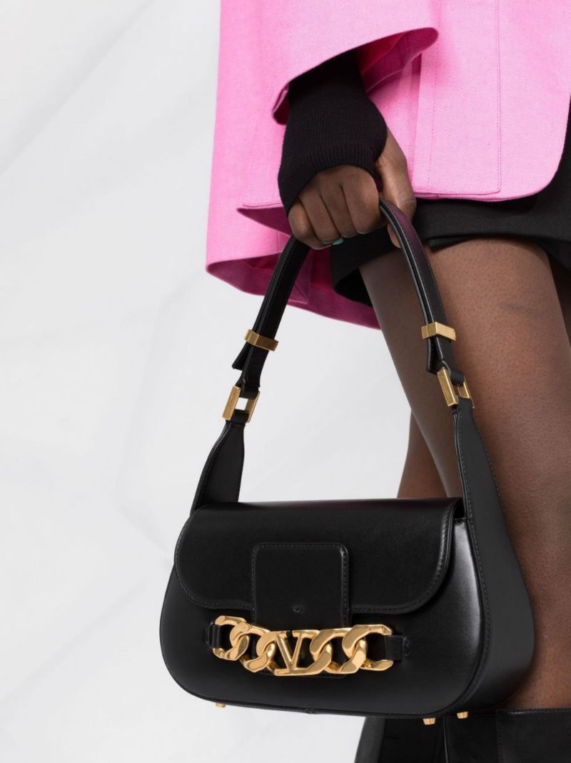 Black Vlogo Chain Leather Shoulder Bag