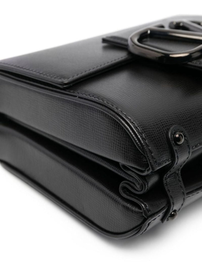 Black Vlogo Signature Leather Shoulder Bag
