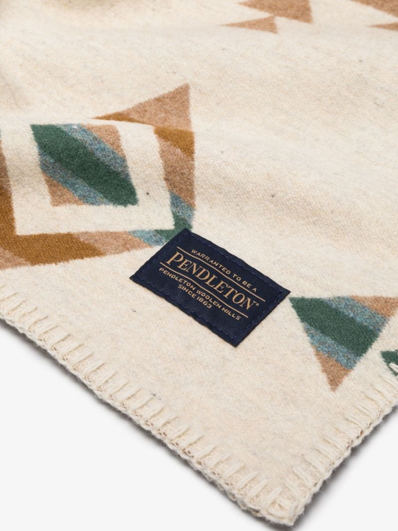 Neutral Rock Point Saddle Blanket