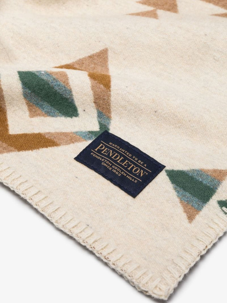 Neutral Rock Point Saddle Blanket