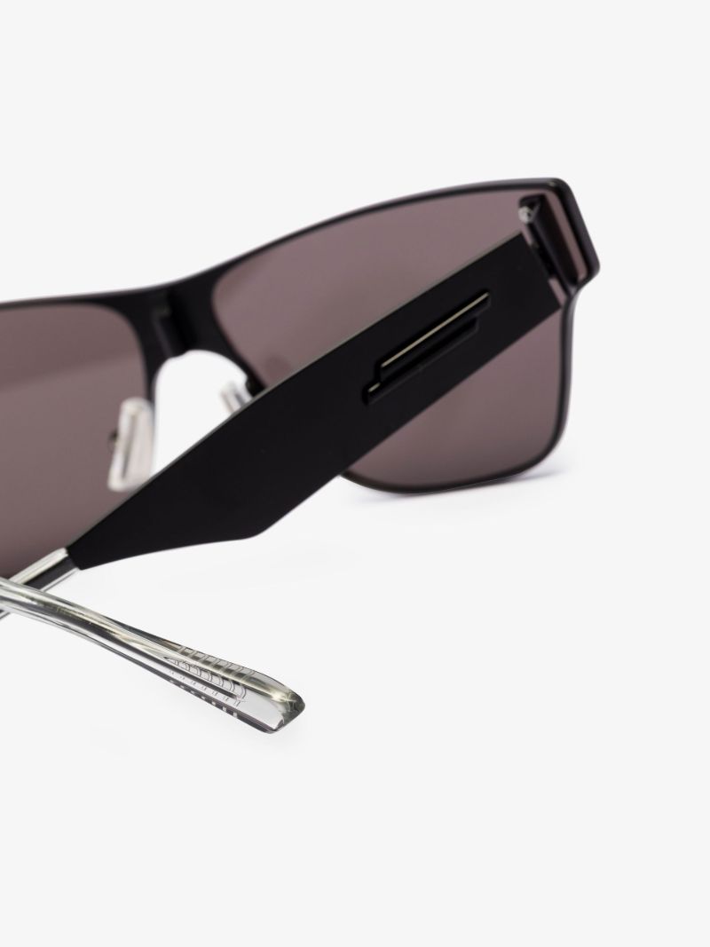 Black D-frame Metal Sunglasses