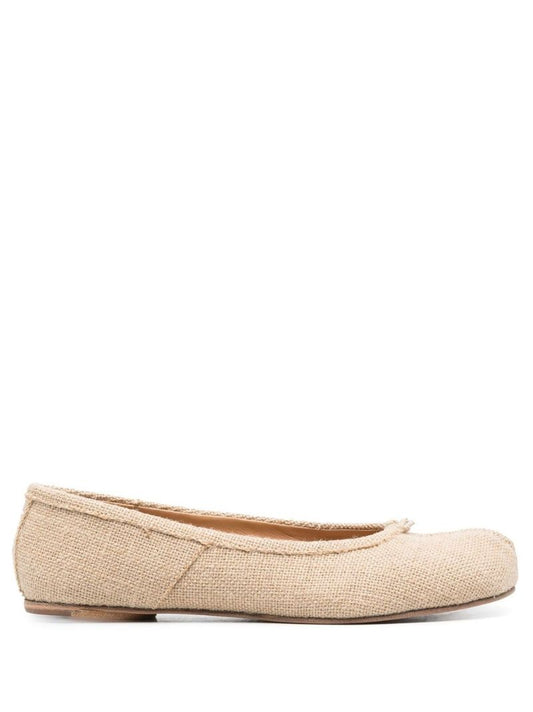 Neutral Tabi Raffia Pumps
