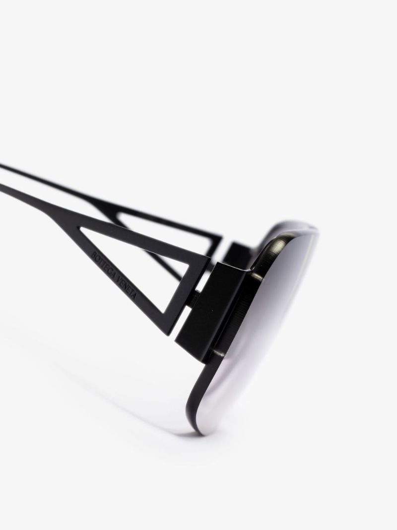 Black Classic Aviator-style Sunglasses