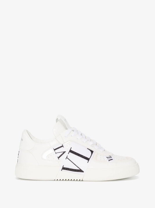 White Vl7n Low Top Leather Sneakers