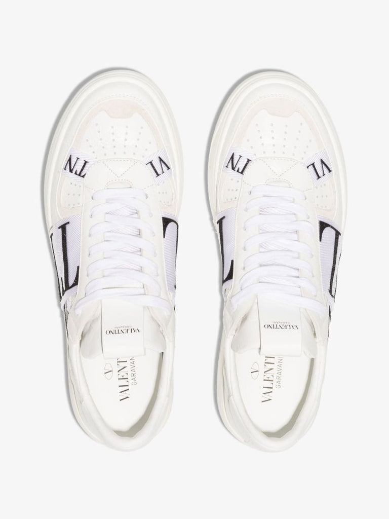 White Vl7n Low Top Leather Sneakers