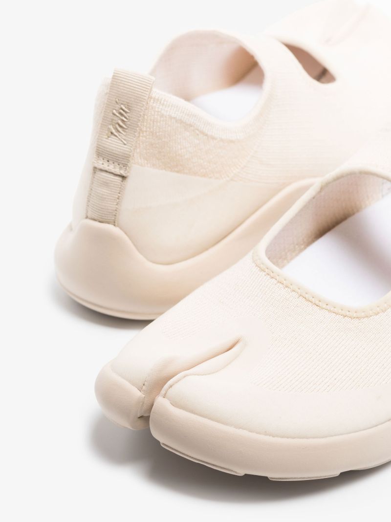 Cream Slip-on Knit Sandals