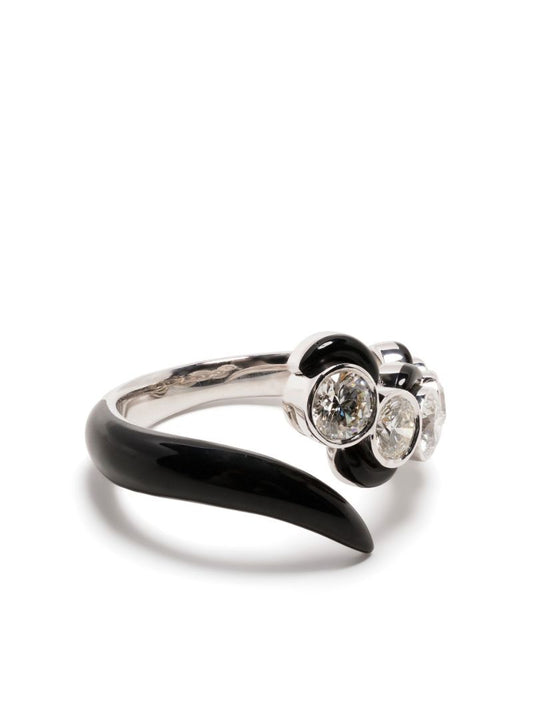 18k White Gold Oui Diamond Ring
