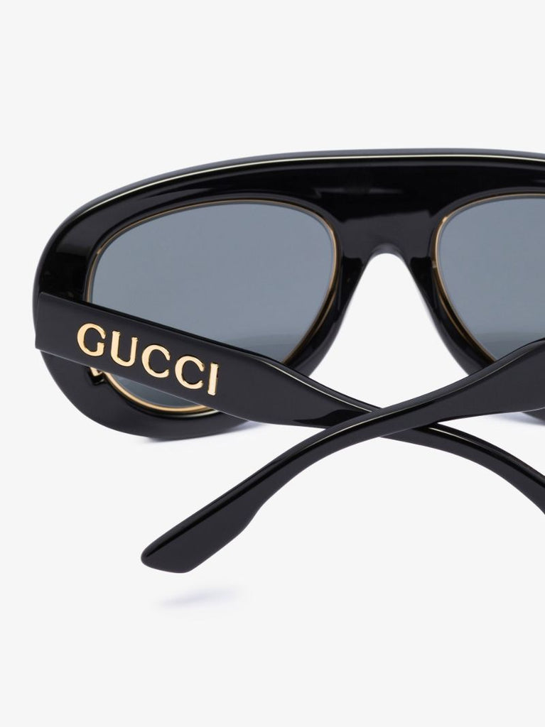 Black Pilot-style Sunglasses