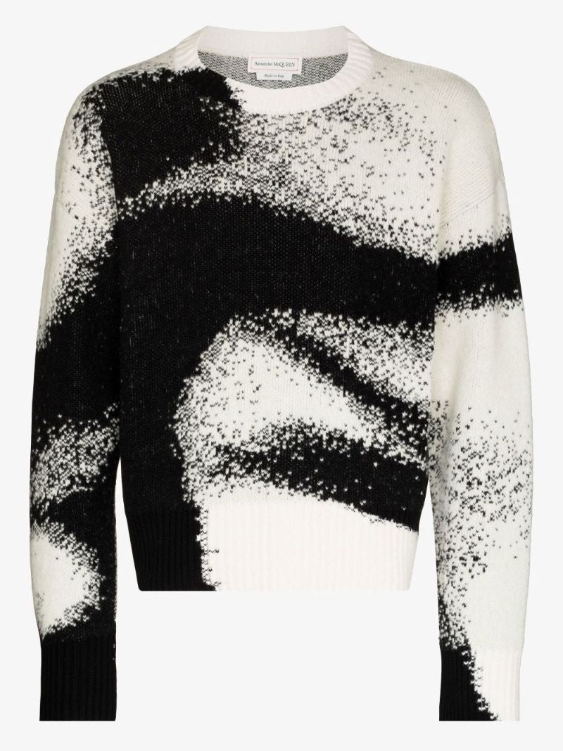 White Silhouette Motif BouclÃ_x0083_Â© Sweater