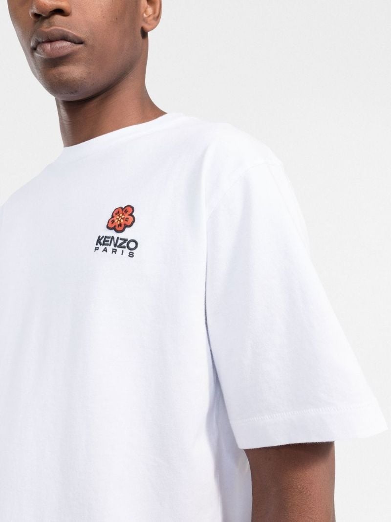 White Boke Flower Embroidered T-shirt