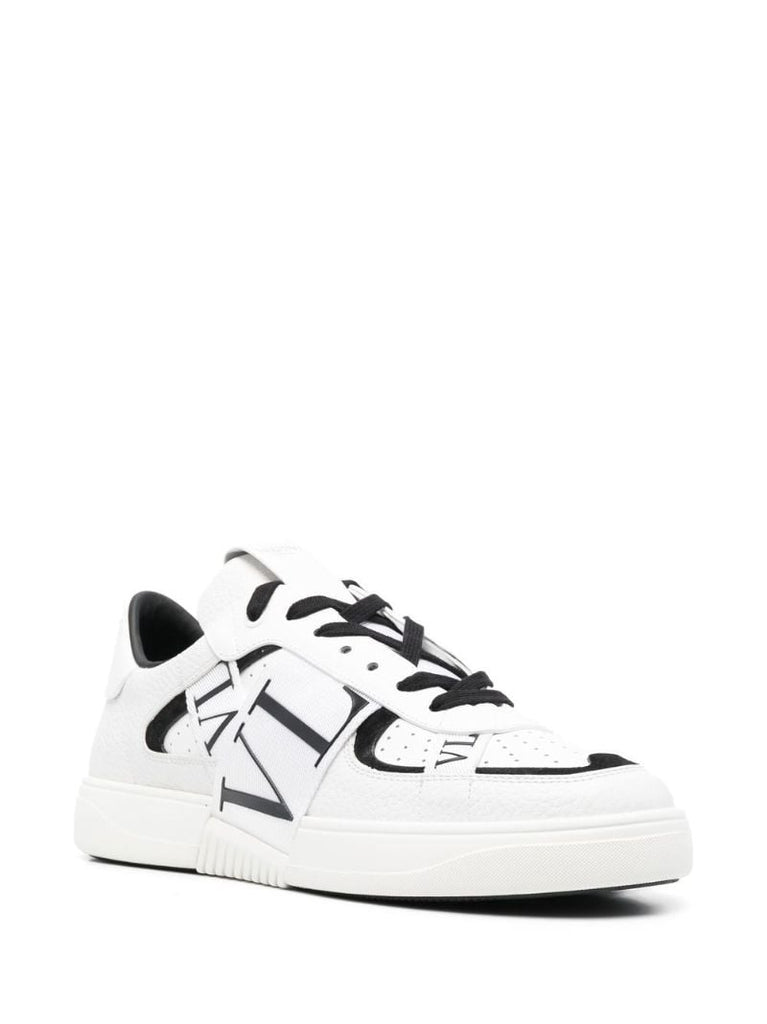 White Vl7n Low Top Leather Sneakers
