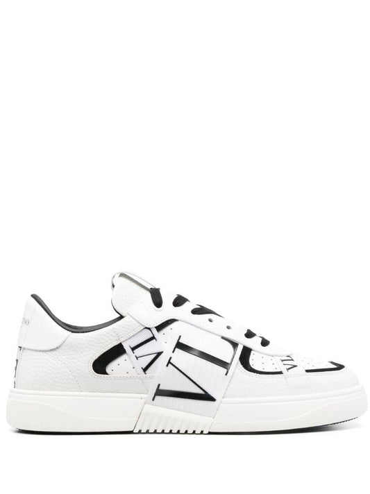 White Vl7n Low Top Leather Sneakers