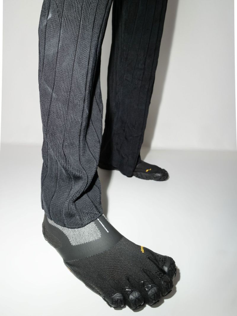 Black Five-finger Sock Shoes
