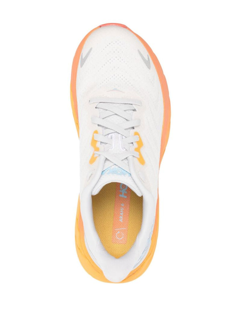 White Arahi 6 Running Sneakers