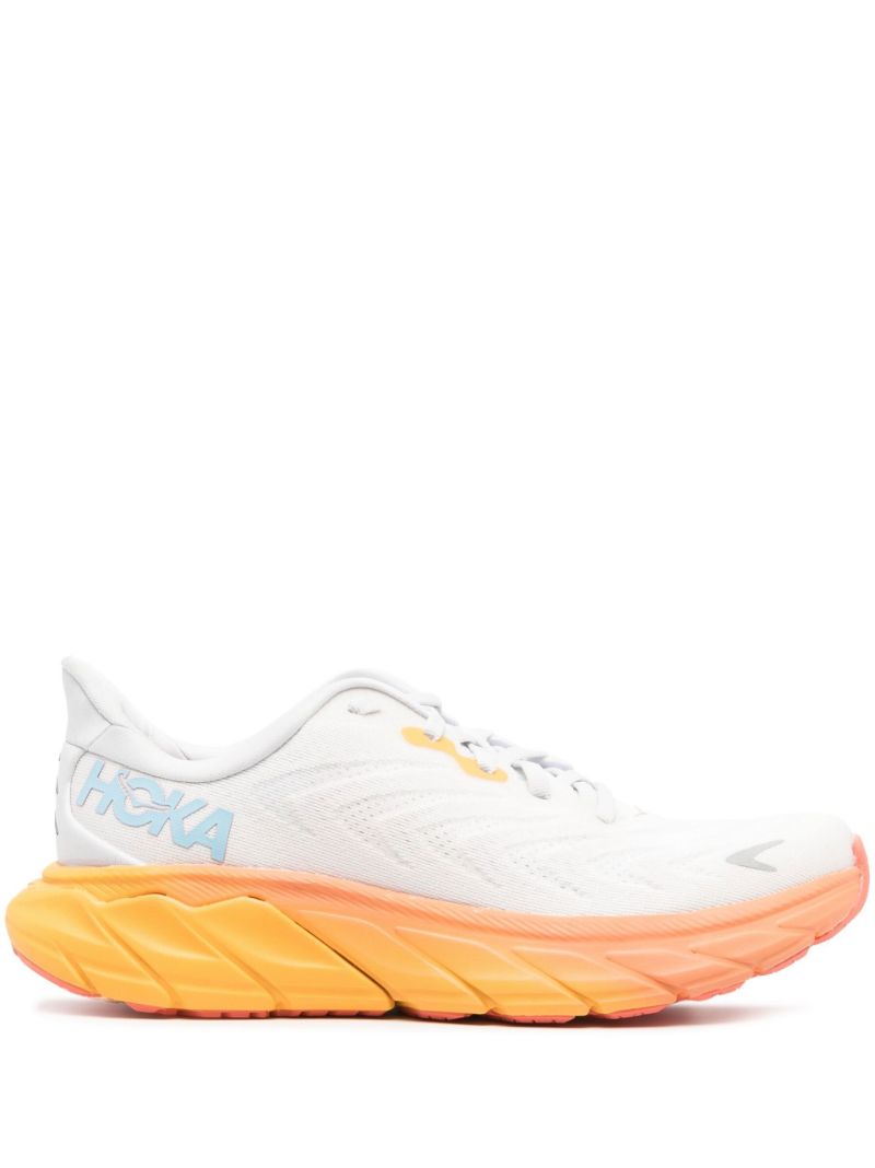 White Arahi 6 Running Sneakers