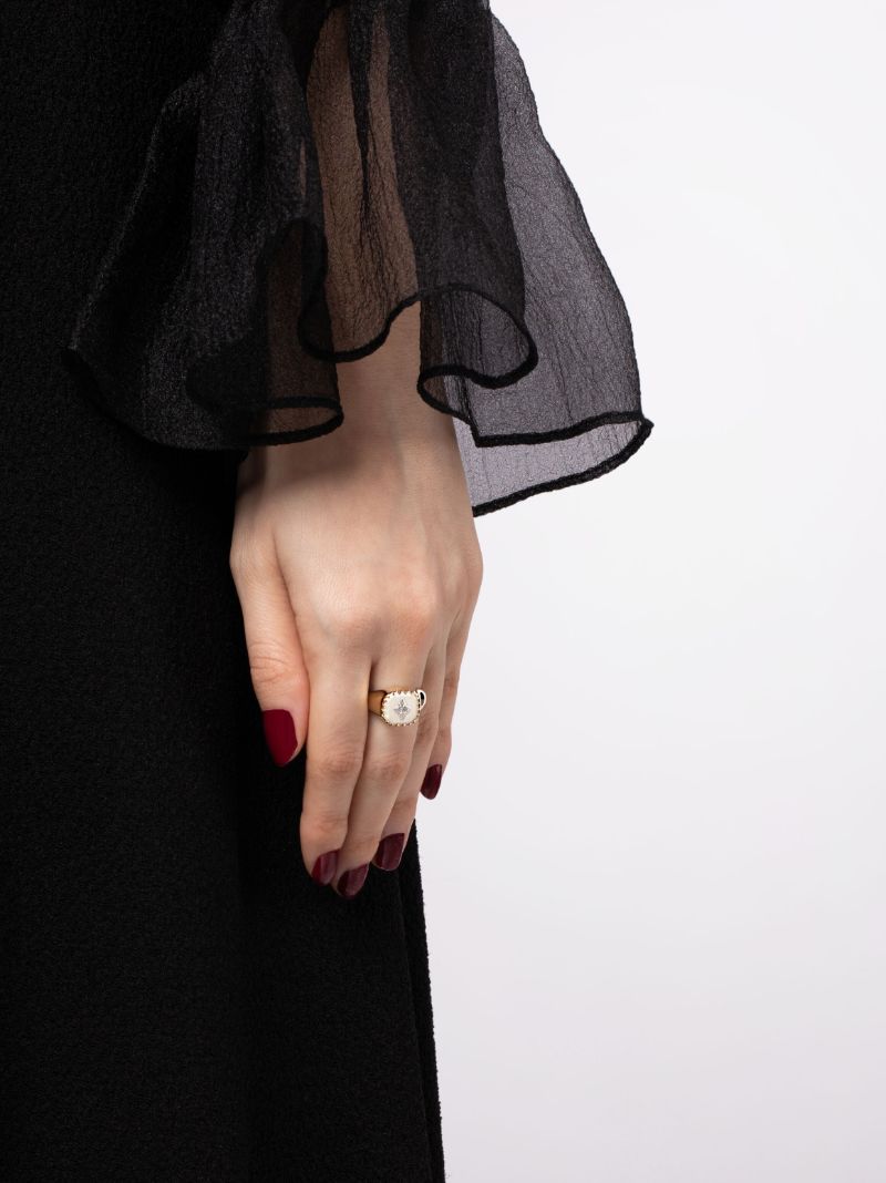 9k Yellow Gold Pierrot Diamond Ring
