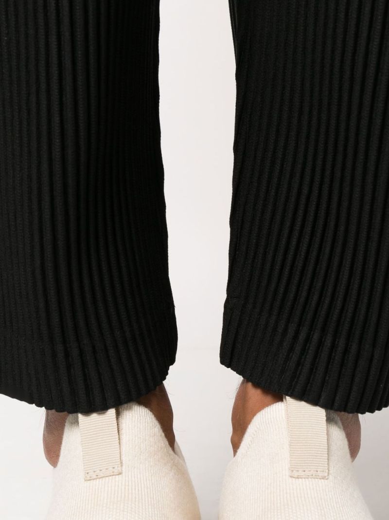 Black Pleated Tapered Trousers