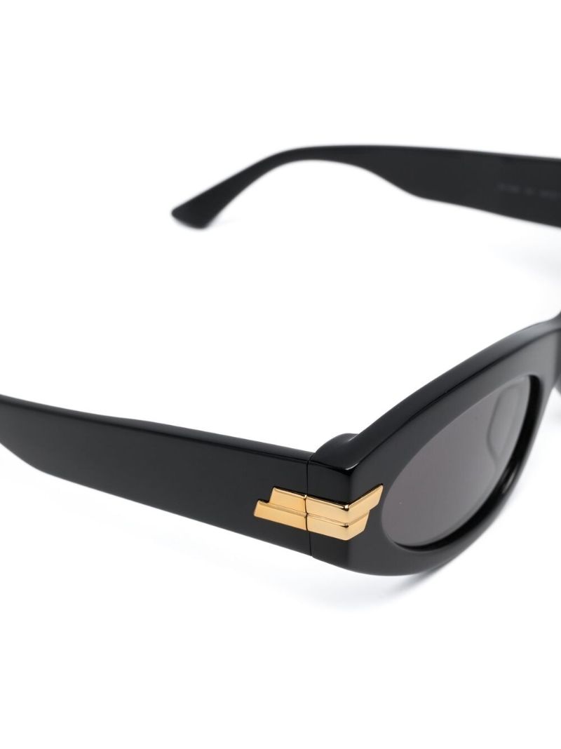 Black Cat-eye Sunglasses