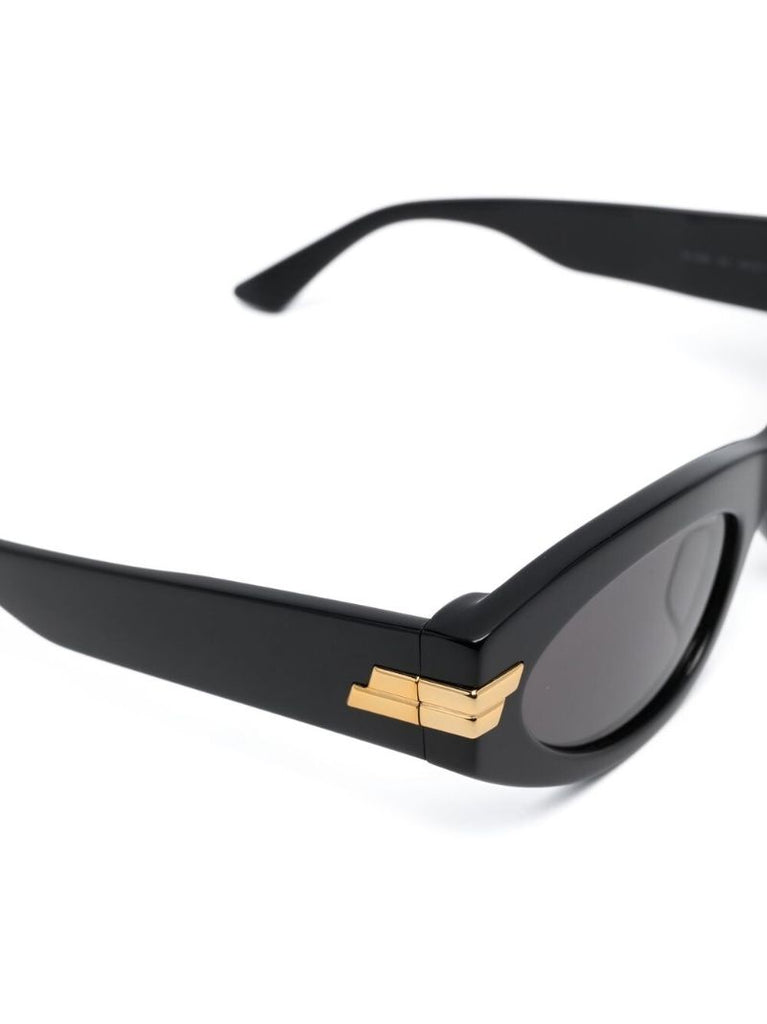 Black Cat-eye Sunglasses