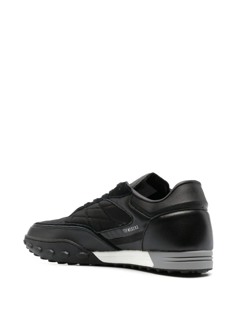Black S0202 Sneakers