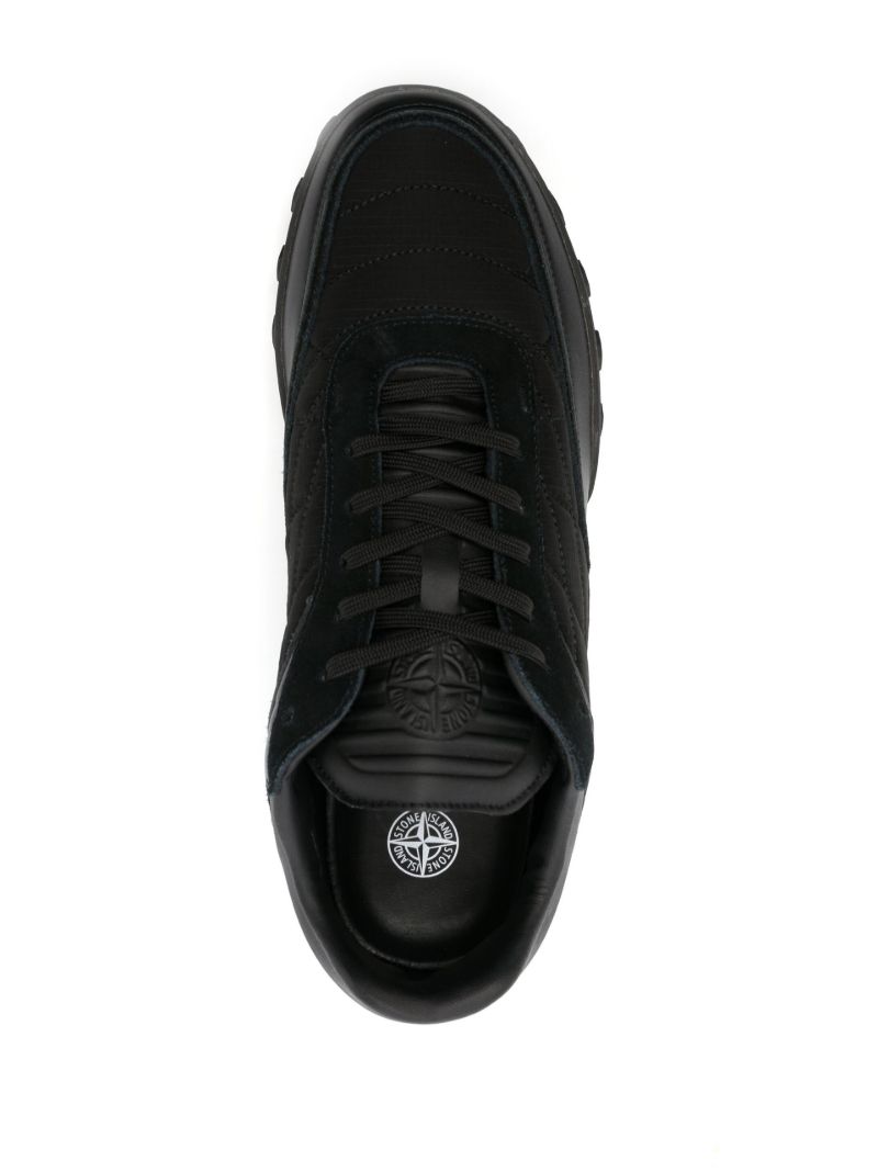 Black S0202 Sneakers