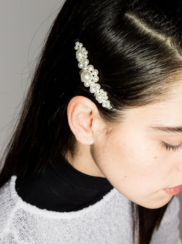 White Large Floral Pearl Hair Clip