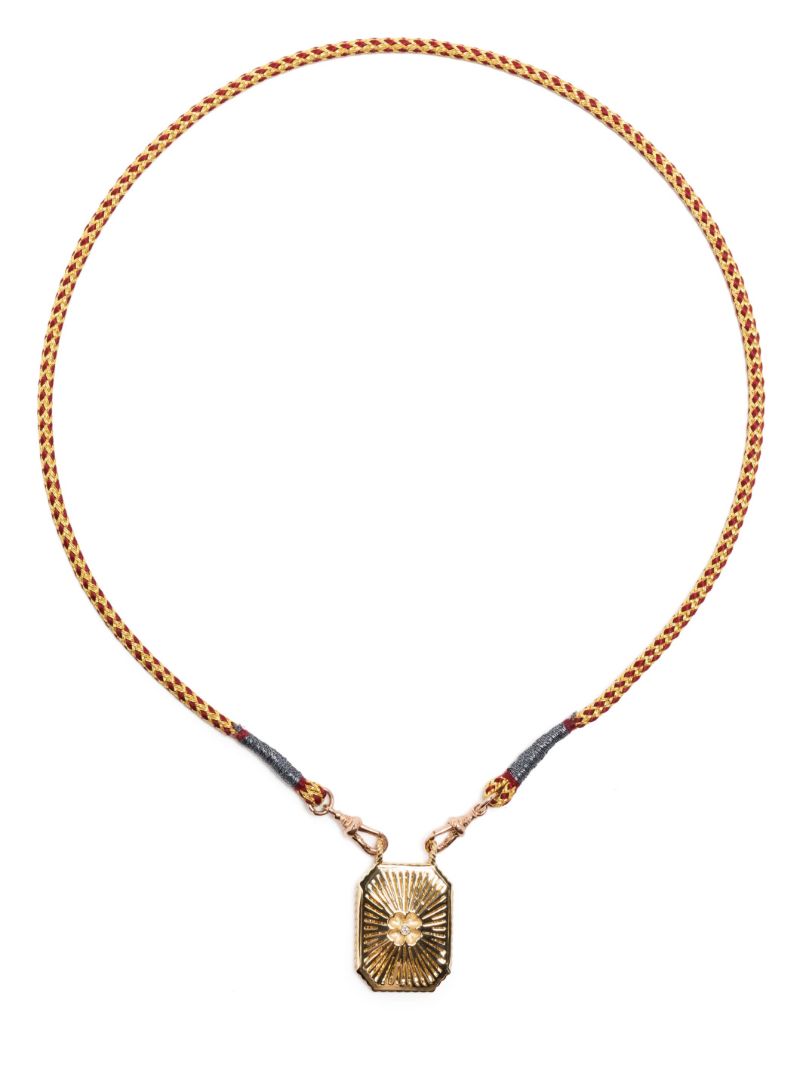18k Yellow Gold Flower Pendant Necklace