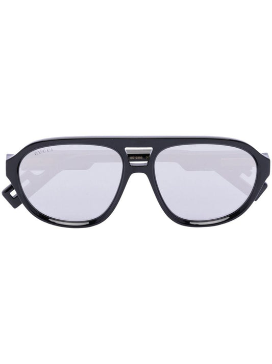 Black Pilot-style Sunglasses