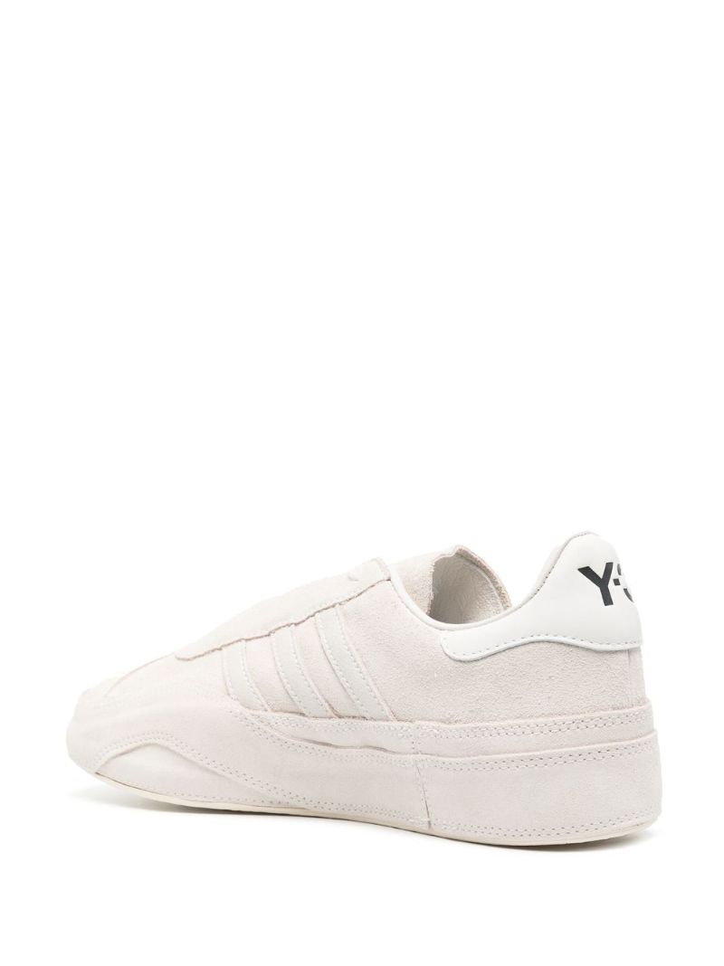 White Gazelle Low-top Sneakers