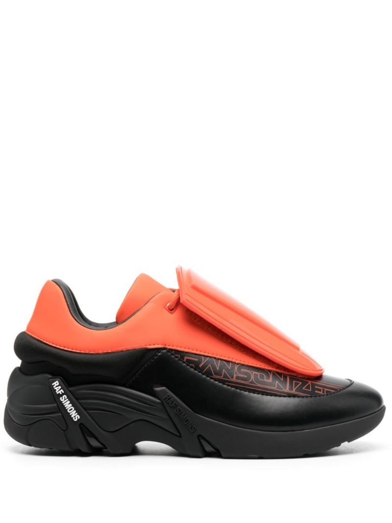 Black Antei Low-top Sneakers