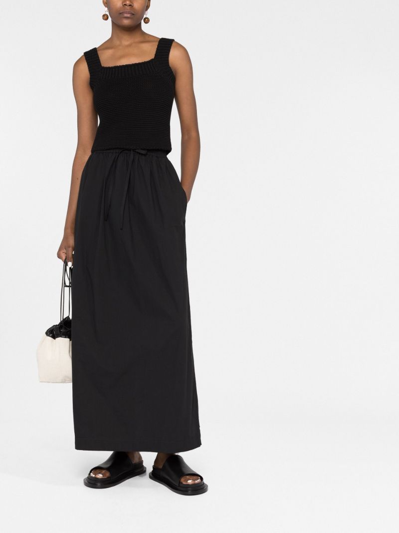 Black Sleeveless Knitted Vest