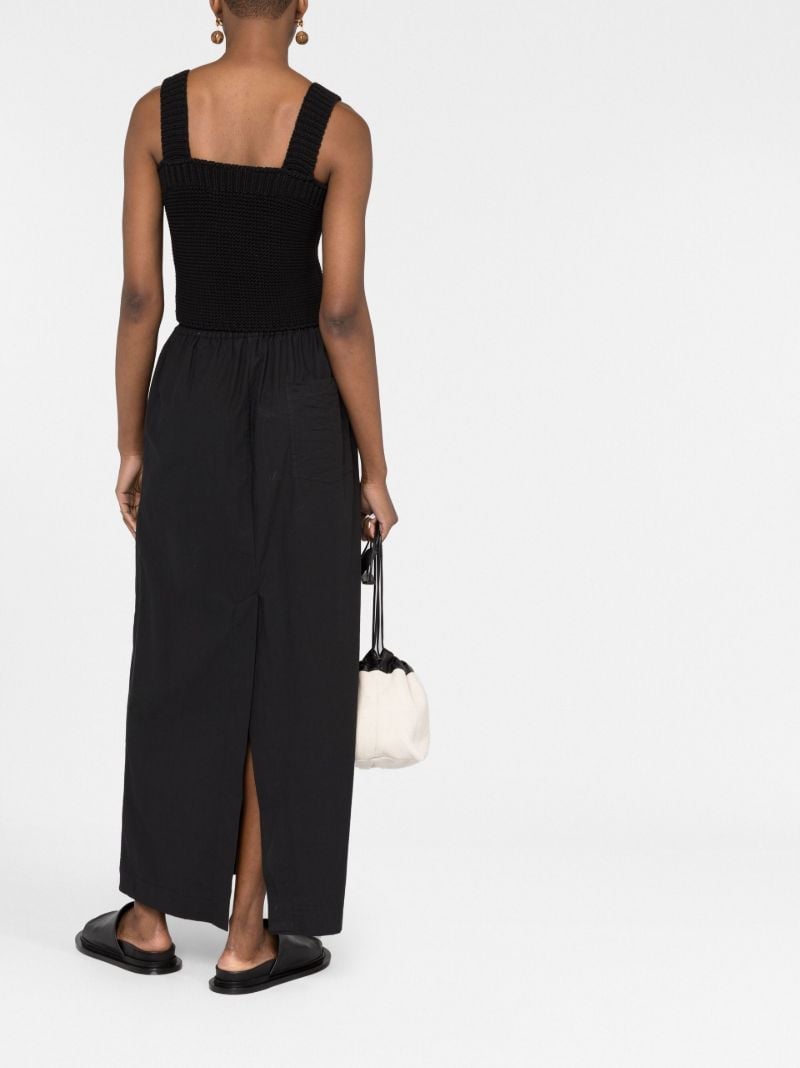 Black Sleeveless Knitted Vest